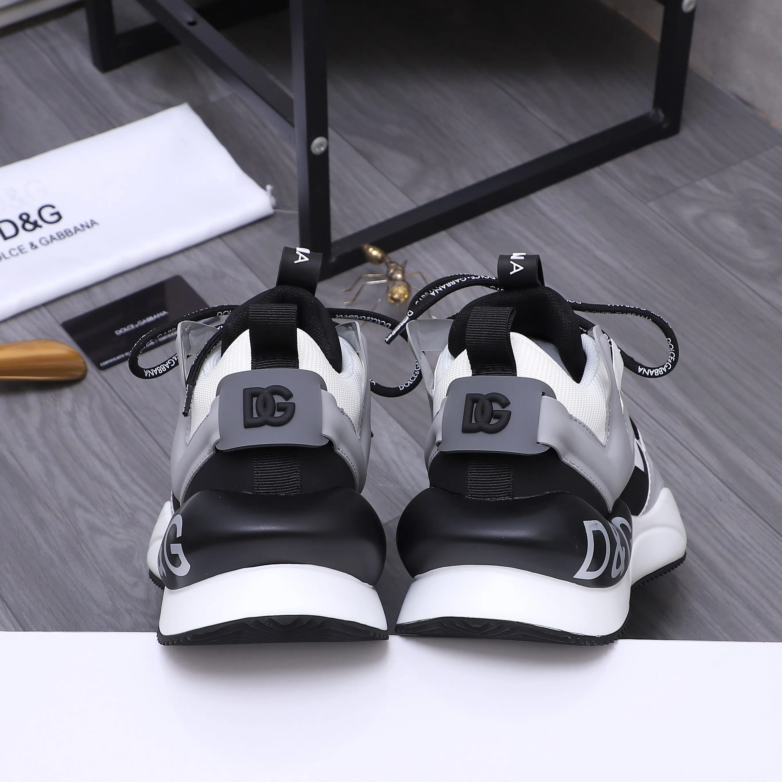Men's shoes 💰540 Product trademark: DG (Dolce & Gabbana) couple's casual shoes Regular size: 36-46 Product materials: Selected fly woven breathable upper, mesh lining, cowhide insole, original outsole